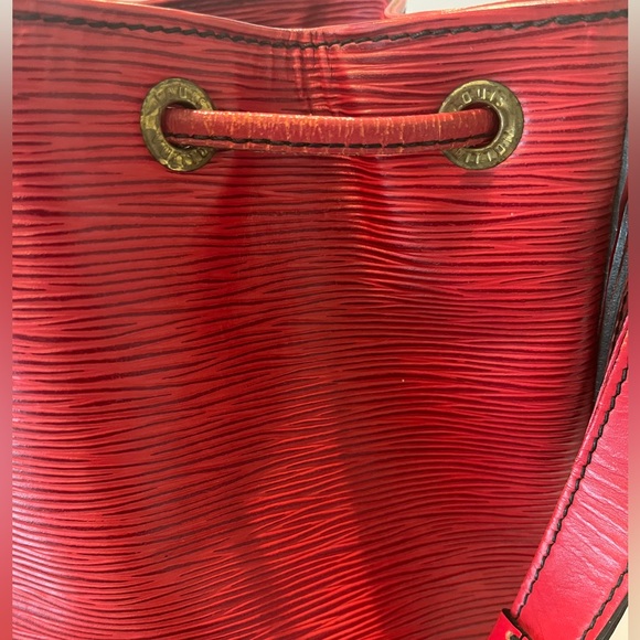 Louis Vuitton Epi Noe GM Leather Bucket Bag (large) Vintage & EUC (Authentic) - Picture 5 of 16
